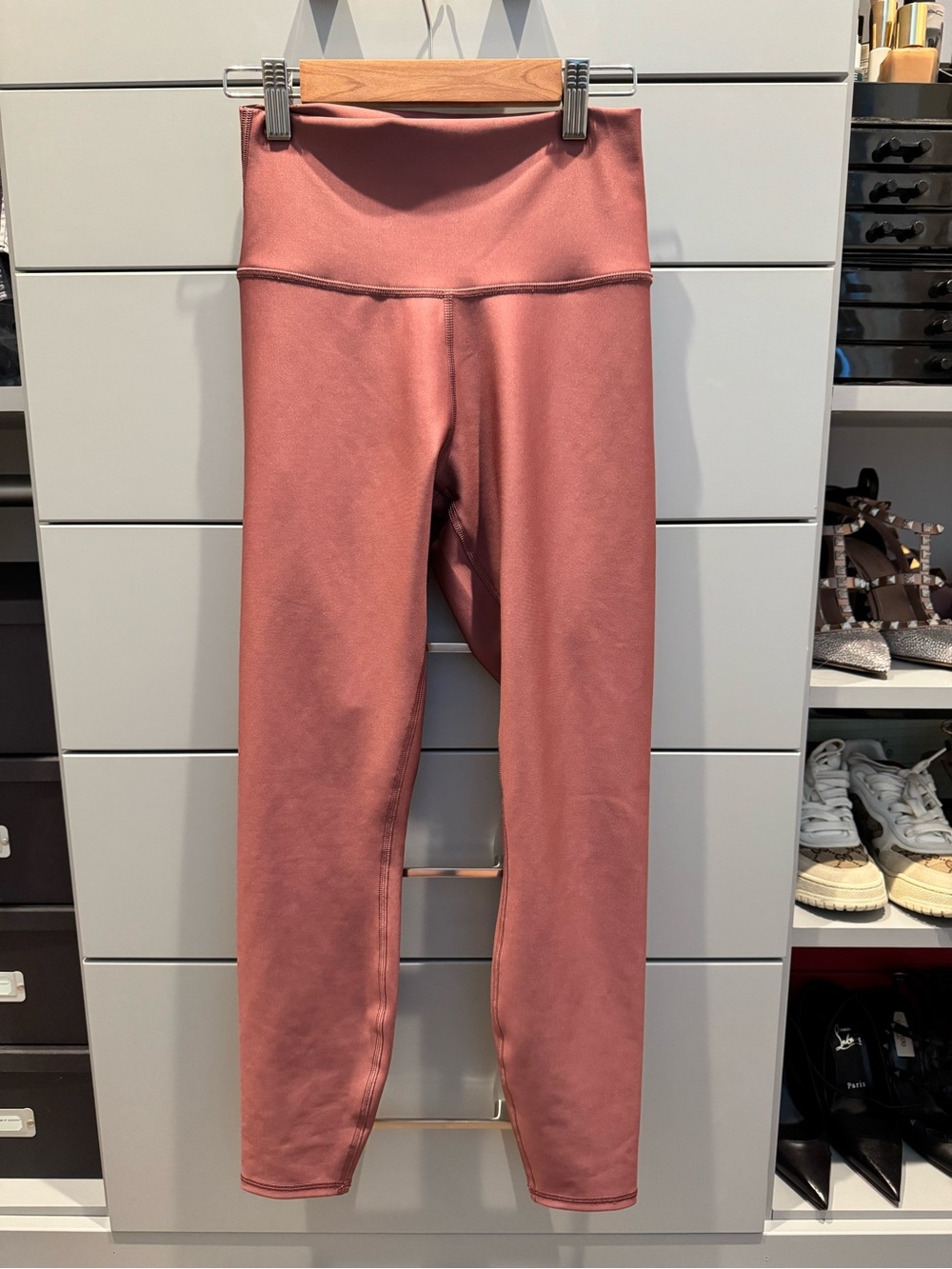 ALO Yoga air lift High-Rise Performance Leggings in burgundy truffle